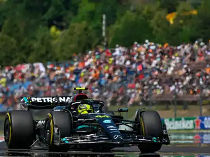 Lewis Hamilton aus Gro&szlig;britannien vom Team Mercedes steuert sein Auto auf dem Hungaroring.