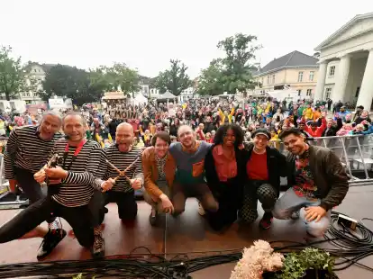 Alles f&uuml;r die Kinder:  Die Blindfische und Larifari machten am Sonntagnachmittag gute Laune mit Musik f&uuml;r Kids auf dem Schlossplatz.