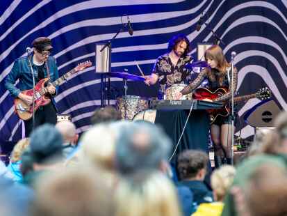 Haben am Freitag, 21. Juli, den Kultursommer-Konzertabend er&ouml;ffnet: Die Band Suzan K&ouml;cher's Suprafon