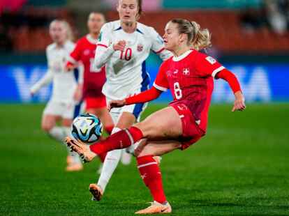 Die Norwegerin Caroline Graham Hansen (M.) wurde gegen die Schweiz nur eingewechselt.