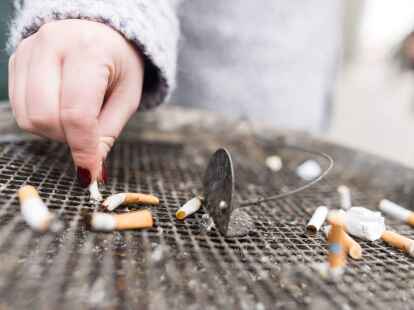 Die Zigarette ist im Alltag oft an bestimmte Situationen gekn&uuml;pft - zum Beispiel an Wartezeiten.
