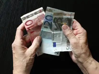 Die &laquo;Wirtschaftsweisen&raquo; pl&auml;dierten daf&uuml;r, dass B&uuml;rger k&uuml;nftig automatisch zus&auml;tzlich zur gesetzlichen Rente privat f&uuml;r das Alter vorsorgen m&uuml;ssen, wenn sie nicht widersprechen.