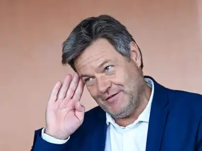 Wirtschaftsminister Robert Habeck will die Energiepreisbremsen noch etwas verl&auml;ngern.