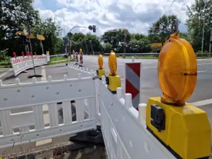 Die Kreuzung der Bundesstra&szlig;e 401 mit der Bar&szlig;eler Stra&szlig;e in Kampe wird ab kommenden Dienstag, 1. August, voll gesperrt.