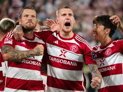 D&uuml;sseldorf setzte sich dank eines Tores von Daniel Ginczek (l) gegen Hertha durch.