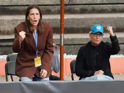 Kritisiert den Deutschen Tennis-Bund f&uuml;r die bevorstehende Zerschlagung des Herren- und Damen-Turniers in Hamburg: Andrea Petkovic (l).