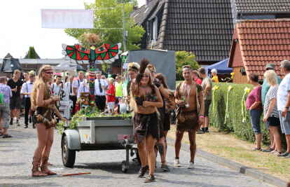 Der bunte Festumzug ist ein echter Hingucker. Foto: Annette Kellin