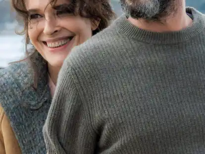 Fanny Ardant als Shauna und Melvil Poupaud als Pierre in einer Szene des Films &laquo;Im Herzen Jung.&raquo;