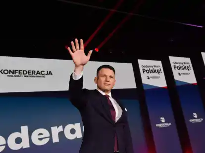 Der polnische Politiker Slawomir Mentzen denkt nationalistisch und anti-europ&auml;isch, ist gesellschaftlich konservativ und strikt gegen Abtreibung.