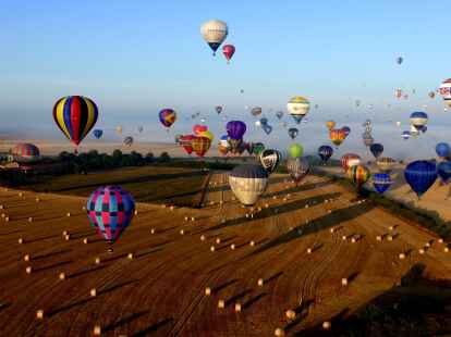 Bei einem Wettbewerb: Otto Krippner war &uuml;ber viele Jahre international als Schiedsrichter in der Luft.