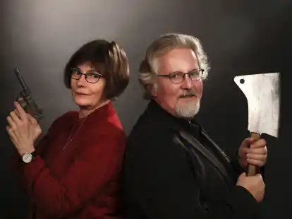 Heike und Peter Gerdes laden wieder zu einer &bdquo;Kriminellen Hafenrundfahrt&ldquo; ein.