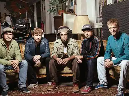 Die Tribute-Band &bdquo;Marley&rsquo;s Ghost&ldquo; tritt auf.