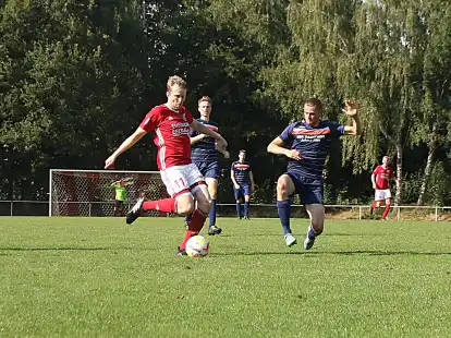 Wollen zur&uuml;ck in die Top F&uuml;nf der Kreisliga: die Fu&szlig;baller des SVE Wiefelstede (in rot).