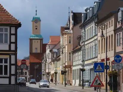Die zum Wittstocker Rathaus f&uuml;hrende K&ouml;nigstra&szlig;e.