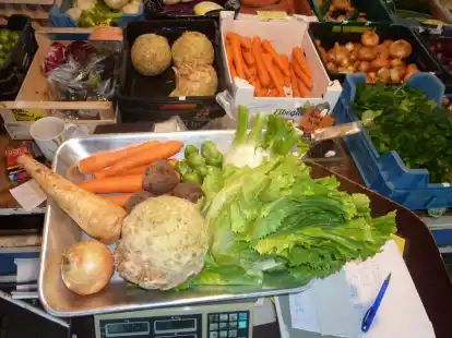 Der Wochenmarkt in Bad Zwischenahn wird gut besucht.