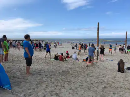 30 Mannschaften mit jeweils sechs Spielern nahmen in diesem Jahr am Beach-Volleyball-Turnier auf Wangerooge teil.