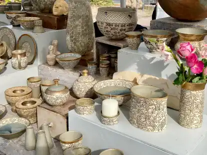 Die Symbiose von Funktion und Sch&ouml;nheit. Neben &bdquo;nackter Keramik&ldquo; werden viele weitere handgefertigete St&uuml;cke aus Ton, aber auch Holz und Glas zu finden sein.