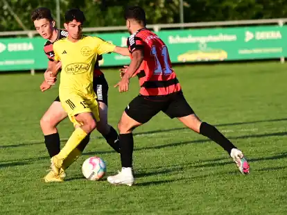 Mohamed Moustafa (in Gelb) war einer der wenigen, die gegen den SV Wilhelmshaven mutig mitgespielt haben.