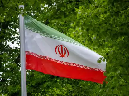 Die Islamische Republik Iran soll US-B&uuml;rger aus dem Gef&auml;ngnis entlassen und in Hausarrest &uuml;berf&uuml;hrt haben.