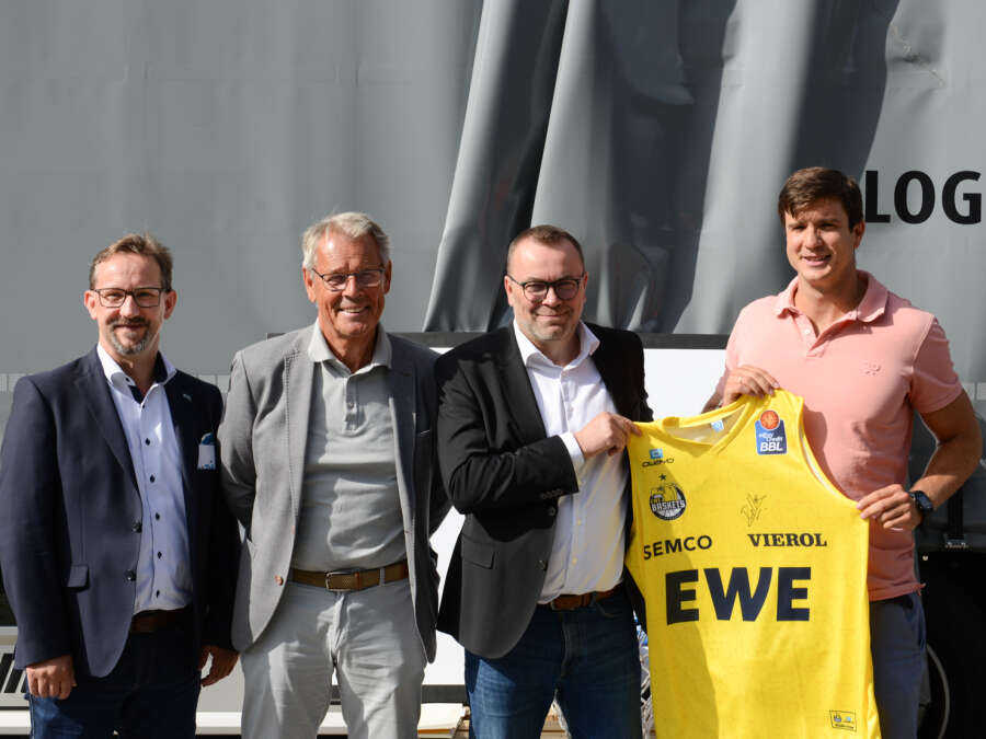 EWE Baskets Oldenburg bei LIT Brake Trainer Pedro Calles unterrichtet