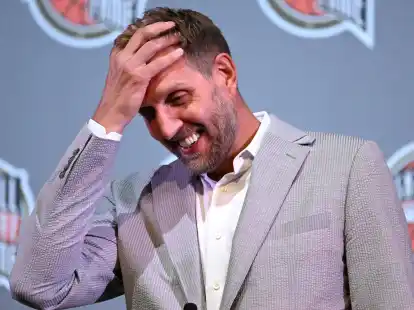 Vier Jahre nach dem Ende seiner beeindruckenden Karriere wird Dirk Nowitzki in die Naismith Basketball Hall of Fame aufgenommen.