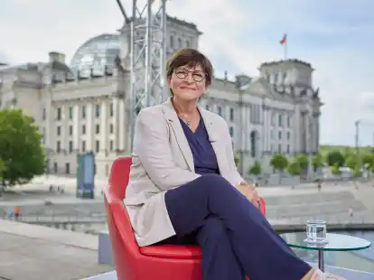 SPD-Bundesvorsitzende Saskia Esken zu Gast im ARD-Sommerinterview.