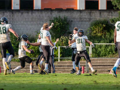 Nach einem fr&uuml;hen und einem ganz sp&auml;ten Treffer von Kicker Darrian Naujoks sowie einem finalen Abwehrakt durften die Knights jubeln.