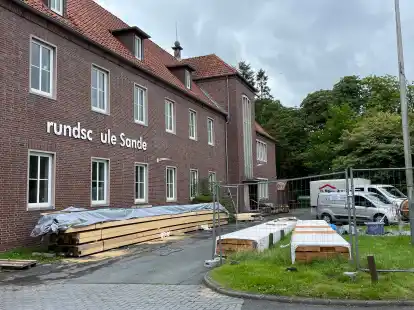 Auch der Schriftzug hat gelitten &ndash; bis zum Herbst muss er wohl ersetzt werden.