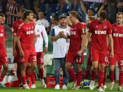 K&ouml;lns Trainer Steffen Baumgart (M) muss gleich zwei Ausf&auml;lle verkraften.