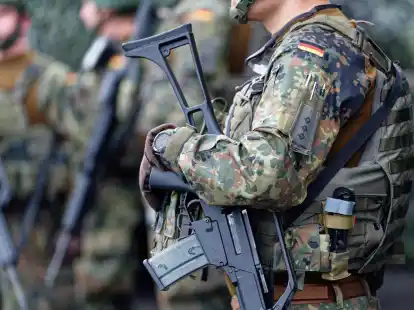 Eine Berufung zum Berufssoldaten soll nicht m&ouml;glich sein, wenn jemand wegen Volksverhetzung verurteilt wurde. (Archivbild)