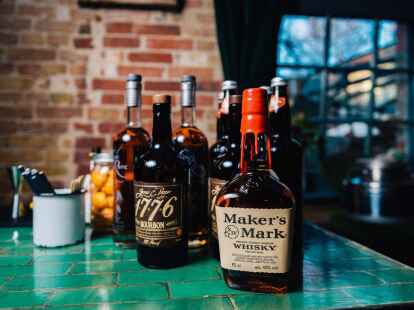 Gestatten, Bourbon! Maker's Mark z&auml;hlt zu den Einstiegsklassikern des US-Whiskeys, ebenso der 1776 Straight Bourbon von James E. Pepper.