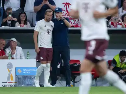 FCB-Trainer Thomas Tuchel (r) bezeichnet Harry Kane bereits nach einer Woche der Zusammenarbeit als &laquo;Fixpunkt&raquo;.