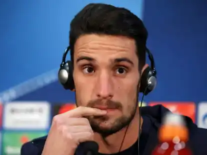 Torh&uuml;ter Sergio Rico durfte knapp drei Monate nach einem schweren Reitunfall das Krankenhaus verlassen.