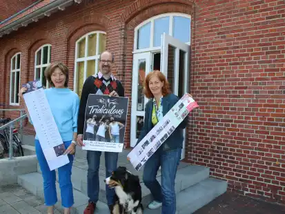 Freuen sich auf die neue Spielzeit des Theaterforums: Mechthild Antons (von links), Jens Kramer und Ina-Maria Meckies.