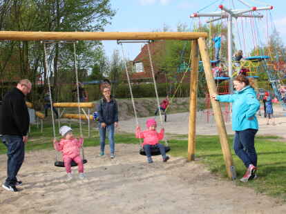 Auch der erst vor wenigen Jahren komplett neu gestaltete Platz im Marienhof bietet kein inklusives Ger&auml;t. Zuk&uuml;nftig soll Inklusion auf Spielpl&auml;tzen selbstverst&auml;ndlich werden.