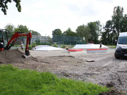 Die Skateranlage in Sande wird komplett erneuert. Mittlerweile werden die einzelnen Rampen bereits montiert.