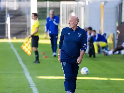 &bdquo;Wenn du deine Qualit&auml;t nur 45 Minuten lang abrufst, wird es schwer, zu gewinnen&ldquo;, sagt Kickers-Trainer Stefan Emmerling.