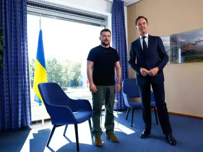Wolodymyr Selenskyj und Mark Rutte in Eindhoven.