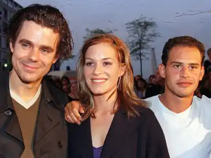 Regisseur Tom Tykwer (l) und die beiden Hauptdarsteller, Franke Potente und Moritz Bleibtreu, bei der Weltpremiere von 