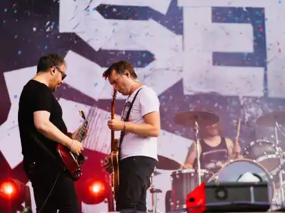 Johannes (l) und Sebastian Madsen sind zwei von drei Geschwistern der Band, die nach ihrem Nachnamen bennant ist.