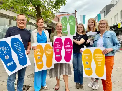 Freuen sich auf das spannende Programm der Nachhaltigkeitstage: Achim Sch&ouml;nfeld (von links, Ehrenamtsagentur), Ilona Heydt (Bildungswerk), Dr. Christina Neumann (Volkshochschule), Katrin Hedemann (Science Shop Uni Vechta/Cloppenburg), Julia Grever (Volkshochschule) und Jutta Klaus (Ehrenamtsagentur)