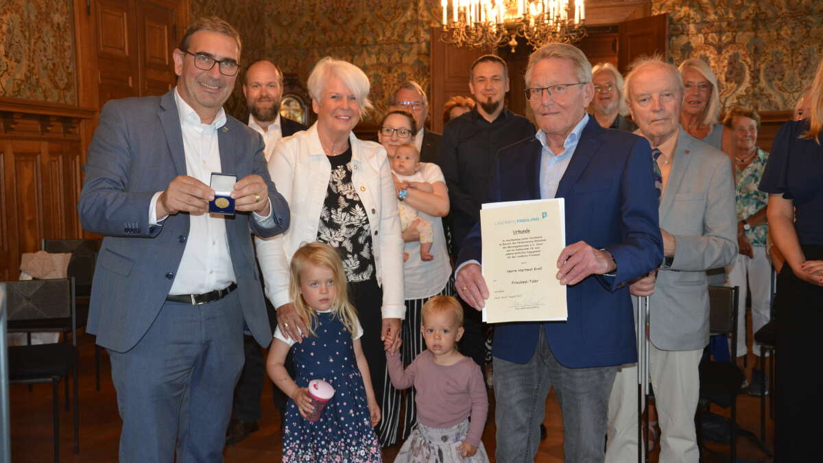 Jeveraner Hartmut Kroll mit Friesland-Taler geehrt