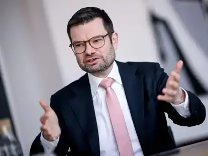 &laquo;Das deutsche Namensrecht ist offen gestanden mit der gesellschaftlichen Wirklichkeit in diesem Land nicht mehr kompatibel&raquo;, sagte der federf&uuml;hrende Justizminister Marco Buschmann (FDP).