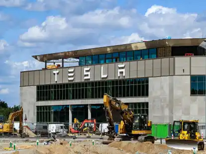 Blick auf das Werk der Tesla Gigafactory Berlin-Brandenburg.