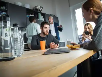 Pause ist Pause: Beruflich erreichbar m&uuml;ssen Arbeitnehmer w&auml;hrend dieser Zeit nicht sein.