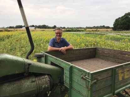 Freut sich auf Besucher am Sonntag: Peter Kluin vom Erdfr&uuml;chtehof am Landschulheimweg in Sandkrug.