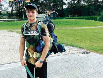 Am 23. Tag macht Maximilian Nesslauer Halt in Rastede. Sein Ziel: In 26 Tagen zu Fu&szlig; durch Deutschland.