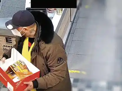 Die Polizei fragt: Wer kennt eine Person, die eine solch auff&auml;llige Halst&auml;towierung tr&auml;gt? Gebeten wird um Hinweise.