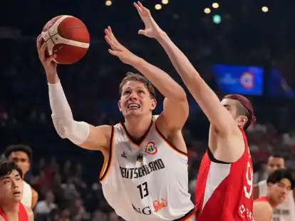 Emotionaler Leader des DBB-Teams: Moritz Wagner (l).