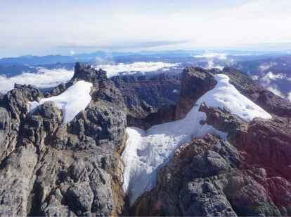 Der Puncak-Jaya-Gletscher in der indonesischen Provinz Papua ist einer der wenigen tropischen Gletscher der Welt.